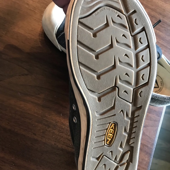 Ladies KEEN Tennis shoes - Picture 4 of 4